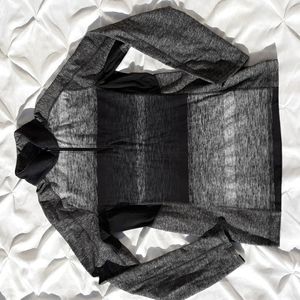 Lululemon Sz M Quarter Zip Long Sleeve Pullover Stripe Athletic Top